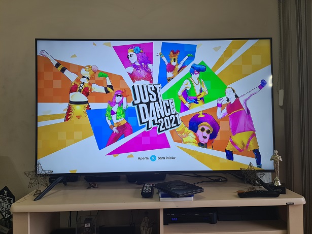 Just Dance 2021: Caio Delafiori e Ingrid Sanchez dançam muito com novo game e ainda falam tudo o que acharam; Assista!