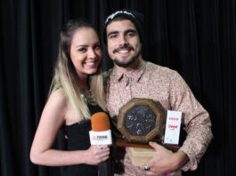 Especial Prêmio Jovem Brasileiro 2015 com Caio Castro, Monica Iozzi,Hugo Gloss, Julio Cocielo,Thaeme e Thiago, Agatha Moreira, Fly e outros nos contam para quem eles diriam MELHORE! Dá play já!