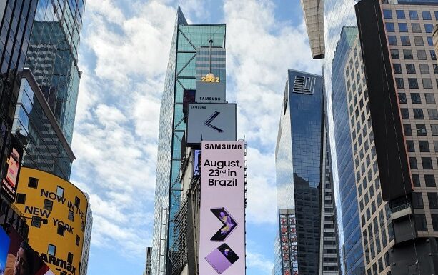 Lu, do Magalu, no telão em Times Square