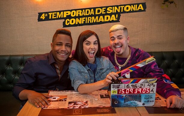 Poster de confirmação da quarta temporada da série