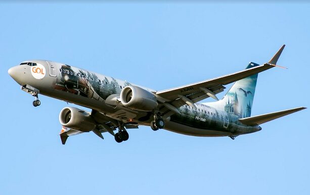 Avião ganha tema de Harry Potter com destino ao parque em Orlando.