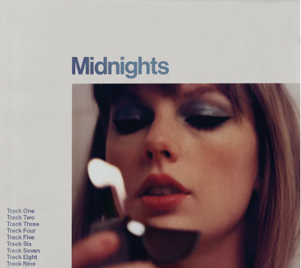 Taylor Swift anuncia no MTV Awards o lançamento do novo álbum.