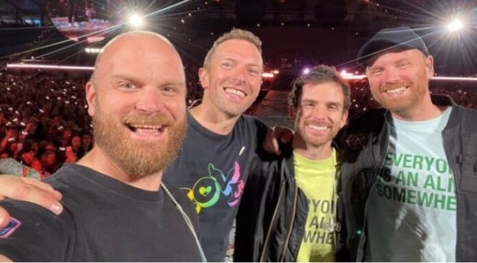 Coldplay traz o “Devastated” novamente ao Brasil, após adiar os próximos shows.