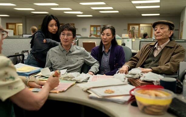 “Tudo em Todo Lugar ao Mesmo Tempo” volta para os cinemas dia 2 de fevereiro.