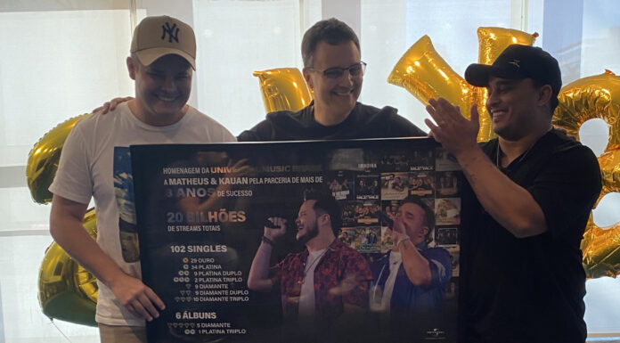 Matheus & Kauan renovam contrato com a Universal Music Brasil