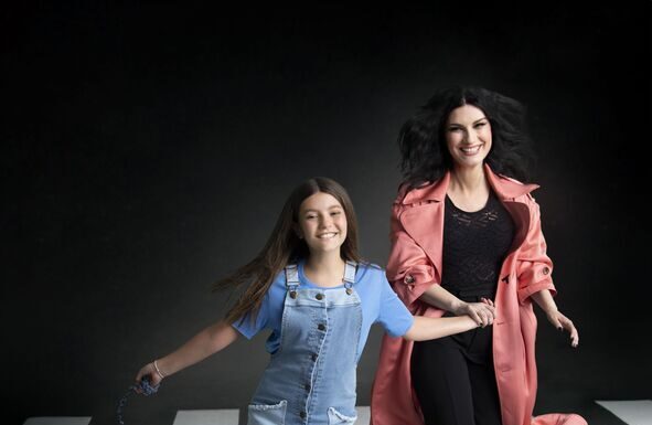 Laura Pausini surpreende fãs com “Anime Parallele”