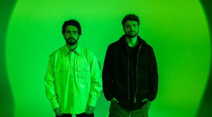 Cat Dealers e Romeo Blanco incendeiam a cena com ‘Out Of Time’