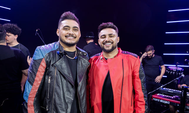 Thiago e Samuel gravam DVD em clima intimista com participações especiais