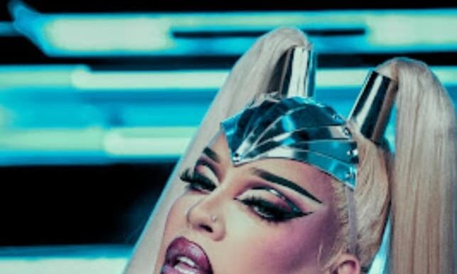 Gloria Groove lança videoclipe “Modo Xuxa”