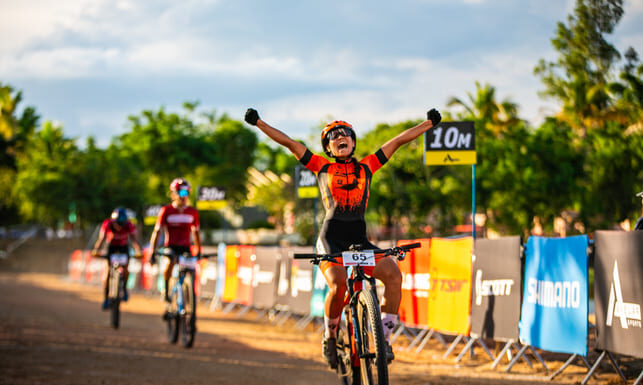 Iara Caetano e Luiz Henrique Cocuzzi brilham no primeiro dia da Internacional Chaoyang Estrada Real