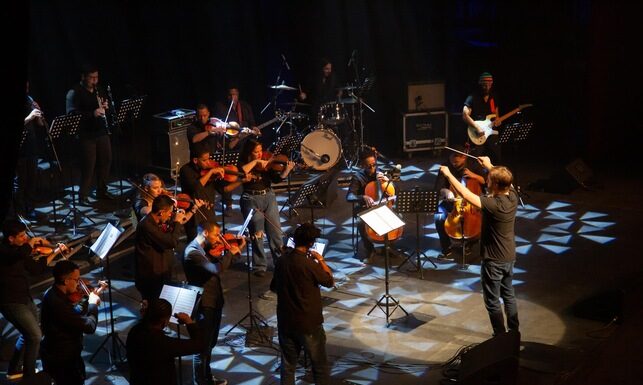 Nova Orquestra e BRAZA unem-se para reinventar “Qual é o Rosto de Deus?”