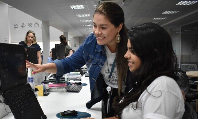 CIEE e Ada Tech lançam programa de aprendizagem para jovens na área de tecnologia