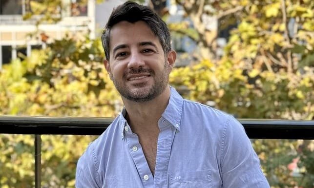 Filho da Mãe: Romance explora dilemas de um diplomata gay em busca de si mesmo