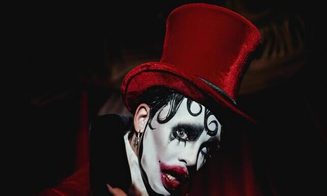 Gloria Groove bate recordes com 200 milhões de visualizações em “A Queda”