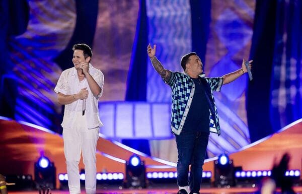 Matheus e Kauan lançam 3º volume do “Praiou” com músicas inéditas