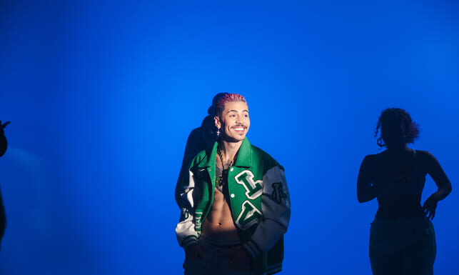 Biel celebra 10 anos de carreira com álbum “Ritmin de Nostalgia”