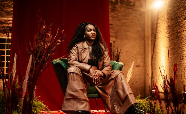 Delacruz e IZA brilham com o single “Afrodite”!