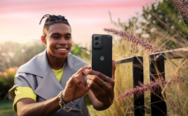 Moto g55 5G: Câmera poderosa, tela inteligente e desempenho de outro nível!