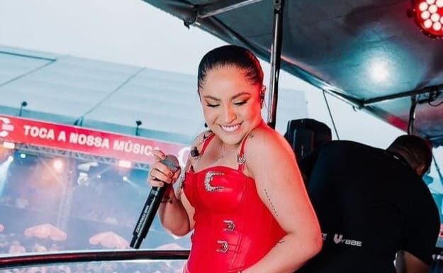 Mari Fernandez encerra o Caldas Country 2024 com show épico até o amanhecer