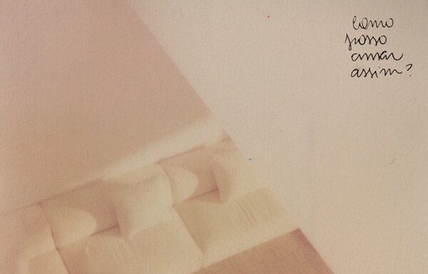 IZA presenteia os fãs com música emocionante sobre a maternidade