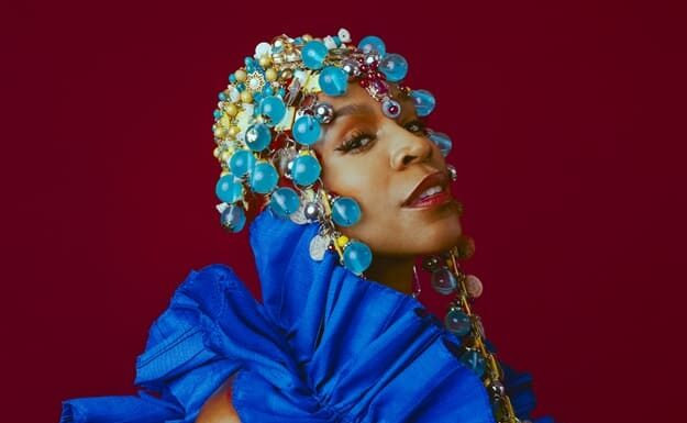 Karol Conká revisita Batuk Freak em show exclusivo na BATEKOO!