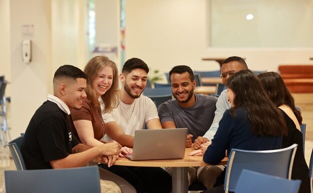 Piracanjuba abre inscrições para programa de estágio 2025!