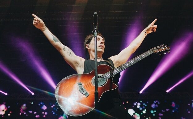 Di Ferrero encerra a Outra Dose Tour com show épico no Circo Voador, Rio de Janeiro!