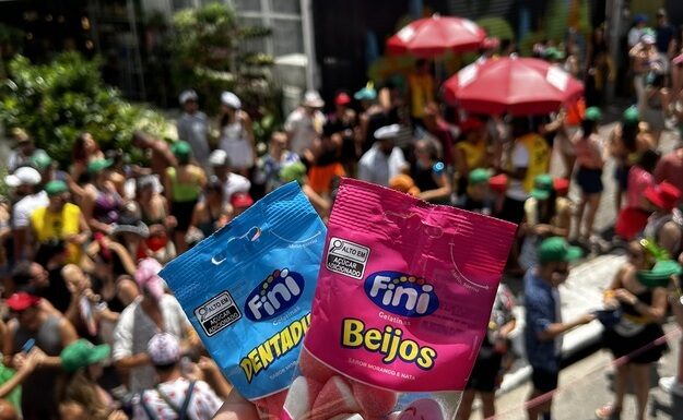 Fini no Carnaval 2025: Alegria, cor e muitos sabores!