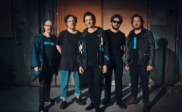 Undo faz show de estreia em São Paulo com Leoni e abertura de Esteban Tavares