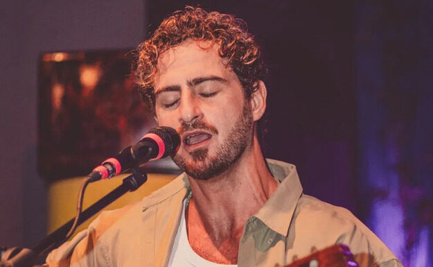 Micro-Fest: Três e Tanto estreia com sunset de música, amizade e boas vibrações