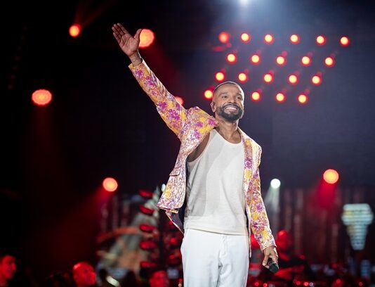 Alexandre Pires leva turnê “Pagonejo Bão” para a Banijay Estúdios em São Paulo