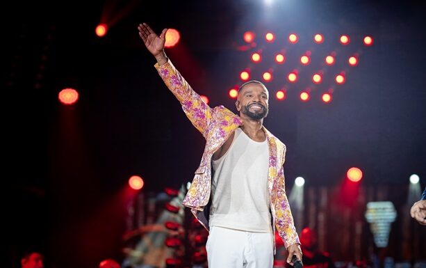 Alexandre Pires leva turnê “Pagonejo Bão” para a Banijay Estúdios em São Paulo