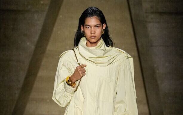 Gabriely Dobbins, modelo do Acre, faz estreia internacional em Paris.