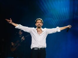 Gustavo Mioto lota Espaço Unimed com show da turnê Inconfundível