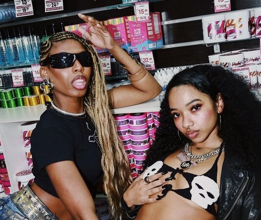 MC Soffia lança Face Card, parceria com Slipmami