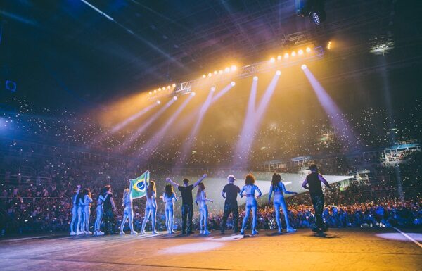 Now United lança single “Giddy Up” em parceria com Hong Kong Jockey Club
