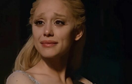 Wicked: Parte 2 Premiere: Ariana Grande dá bolo no Brasil e fãs ficam desacreditados