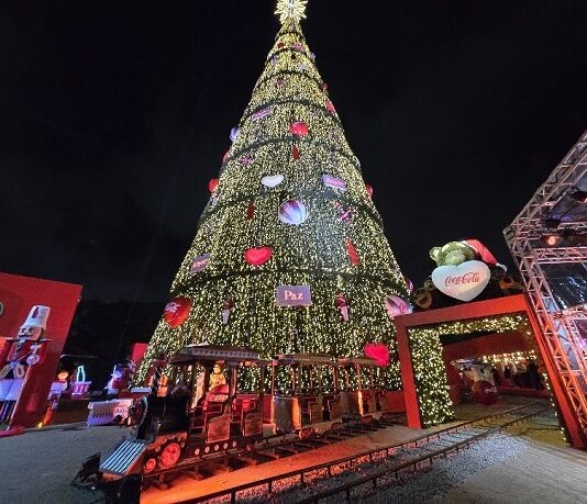 Coca-Cola FEMSA Brasil dá início à temporada de Natal com árvore gigante e Caravana iluminada no Parque Villa-Lobos