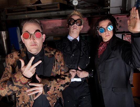 Information Society, Thea Austin do SNAP! e Noel se despedem do Brasil