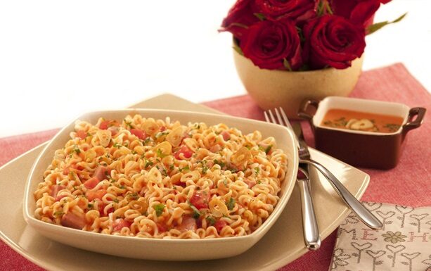 NISSIN aposta em receita prática com Lámen de Lombo Suíno