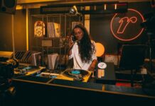 Rádio Renner chega ao YouTube: A trilha sonora das lojas