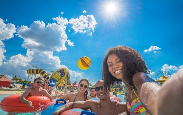 CarnaWet 2026: Wet’n Wild mistura trio elétrico e diversão aquática no Carnaval.