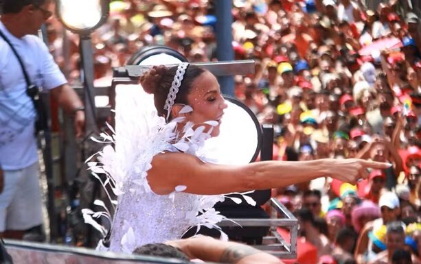 Ivete Sangalo encerra Carnaval de Salvador com Pipoca da Veveta