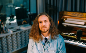 Vitor Kley lança “APGC Ao Vivo na Casa da Colina” e entrega experiência emocionante