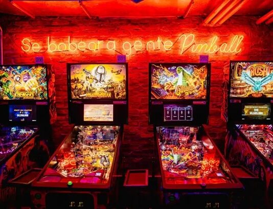 Bario Bar lança Black Daniel’s em collab com Daniel’s Burguer