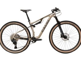 Caloi Elite Carbon 2026: Nova linha chega com Shimano Deore Di2 eletrônico.