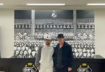 Neymar recebe obra exclusiva de artista espanhol no CT Rei Pelé