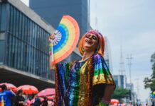 Parada SP: Avenida Paulista vira linha do tempo da resistência LGBT+