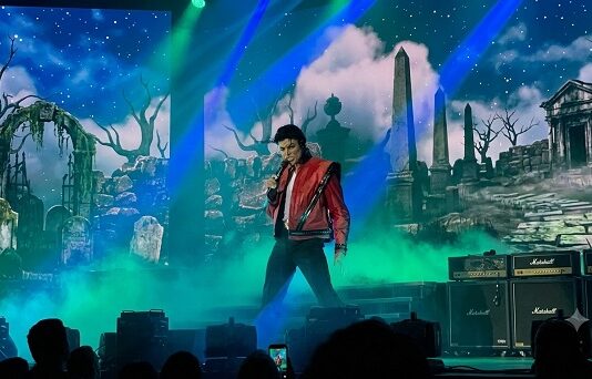 Rodrigo Teaser reúne integrantes originais da equipe de Michael Jackson em espetáculo histórico no Tokio Marine Hall. Assista!