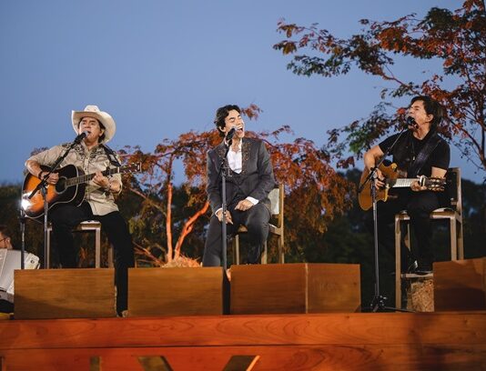 Chitãozinho & Xororó levam “Meninos de Roça” ao vivo no Suhai Music Hall